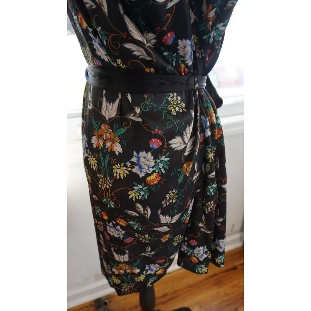 Victoria's Secret Women's Black Floral Satin Short Floral Robe - Size M/L - Picture 8 of 11